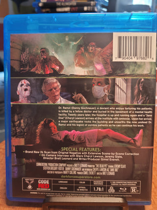 Dead Pit [Blu-ray w/ Glow-In-The-Dark Slipcover] *PRE-OWNED*