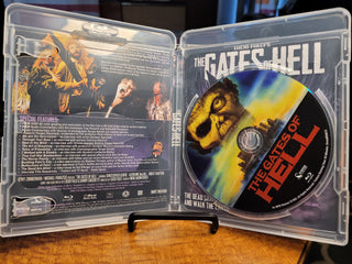 The Gates of Hell aka City of the Living Dead [Blu-ray w/ Limited Edition Slipcover] *PRE-OWNED*