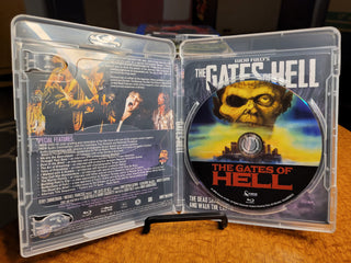 The Gates of Hell aka City of the Living Dead - Blu-ray w/ Limited Edition Slipcover (Scorpion Releasing) *PRE-OWNED*