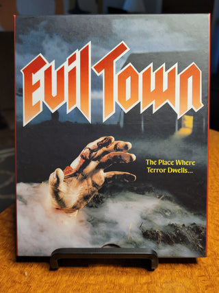 Evil Town [Blu-ray w/ Limited Edition Slipbox] *PRE-OWNED*