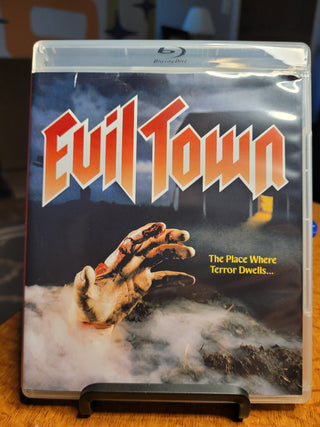 Evil Town [Blu-ray w/ Limited Edition Slipbox] *PRE-OWNED*