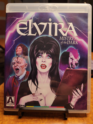 Elvira: Mistress of the Dark [Blu-ray w/ Slipcover] *PRE-OWNED*